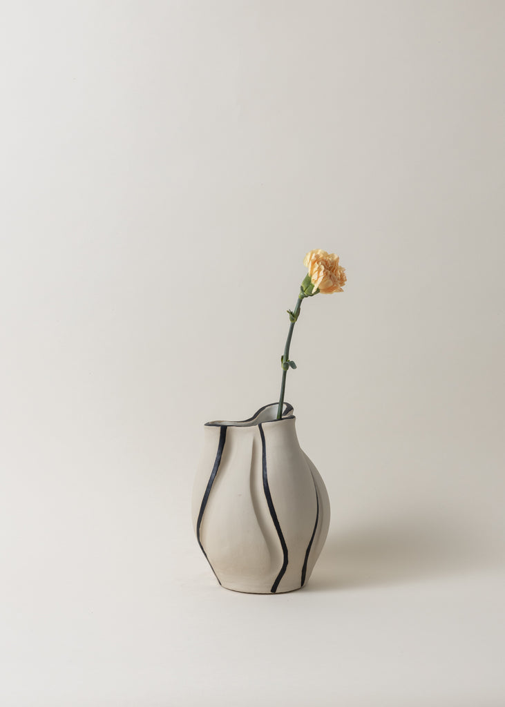 Amanda Borgfors Mészaros Sculpt Me Dear Art Handmade Organic Vase Minimalistic Style Home Decor 