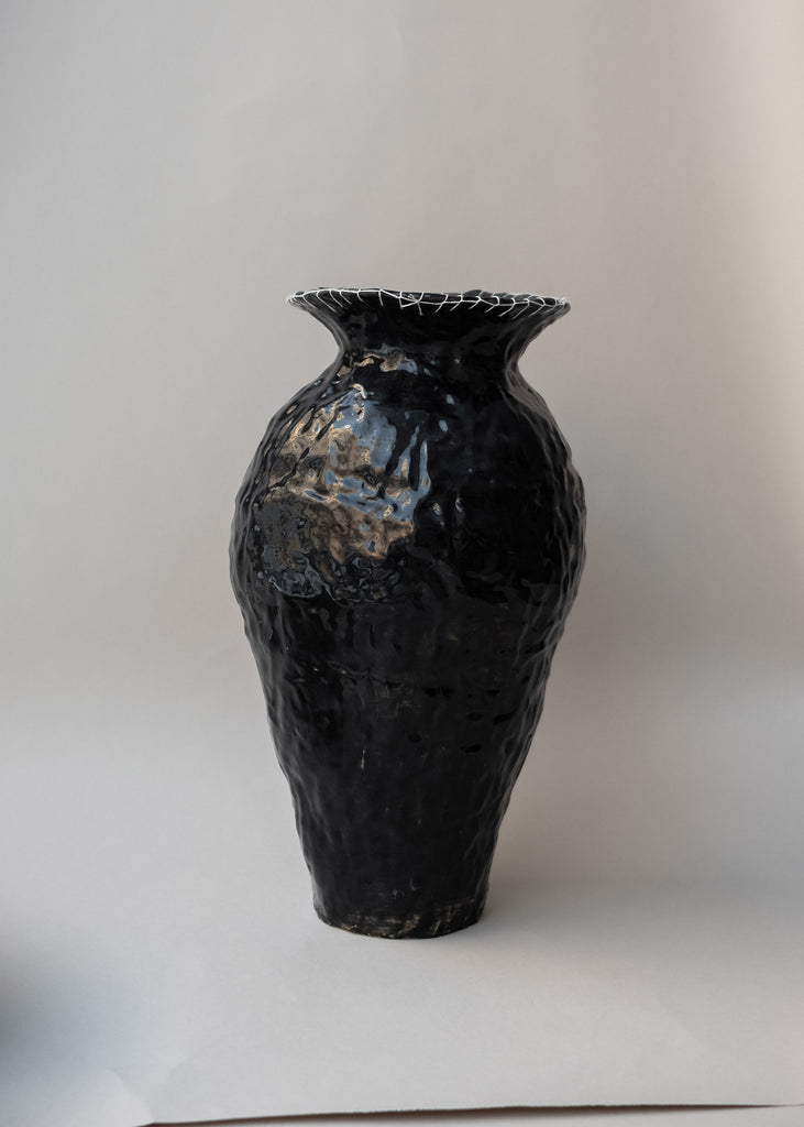 Caroline Harrius handmade vase backside