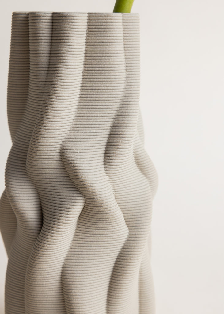 Drag And Drop Intertwined Vase 3D printed Artwork Design 
