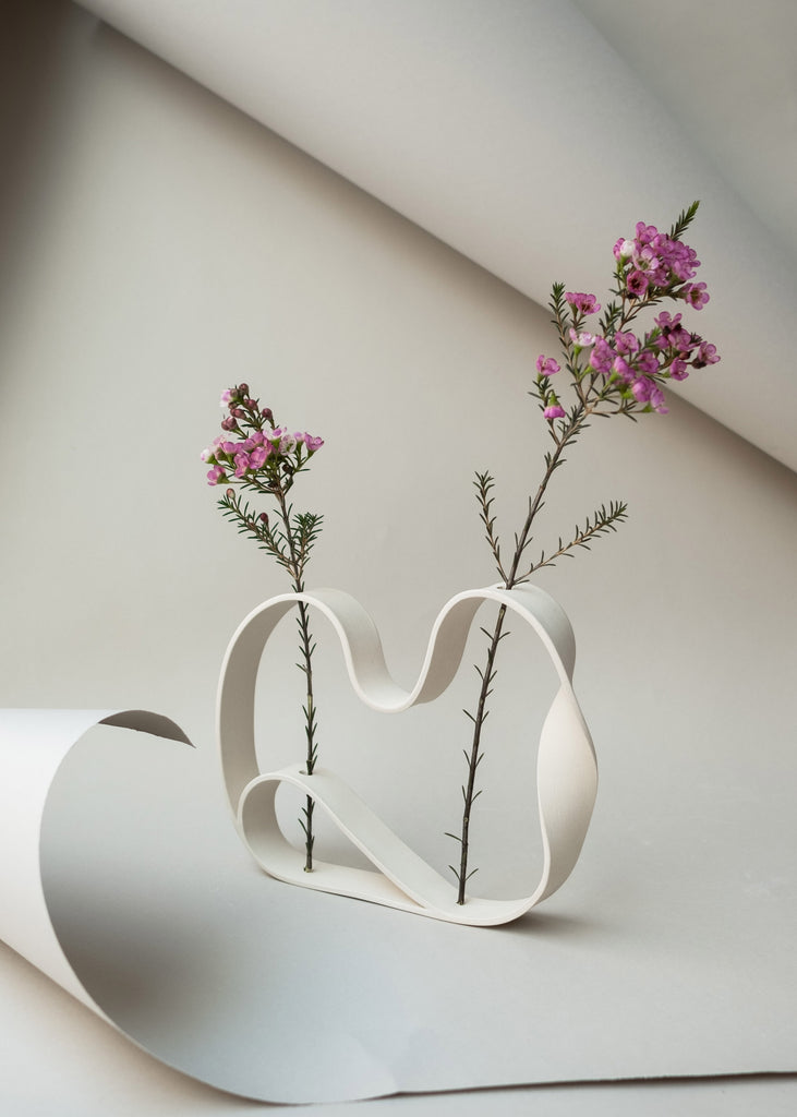 Slorence ring vase flowers