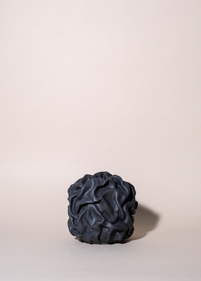 Sofia Tufvasson Morel black vase