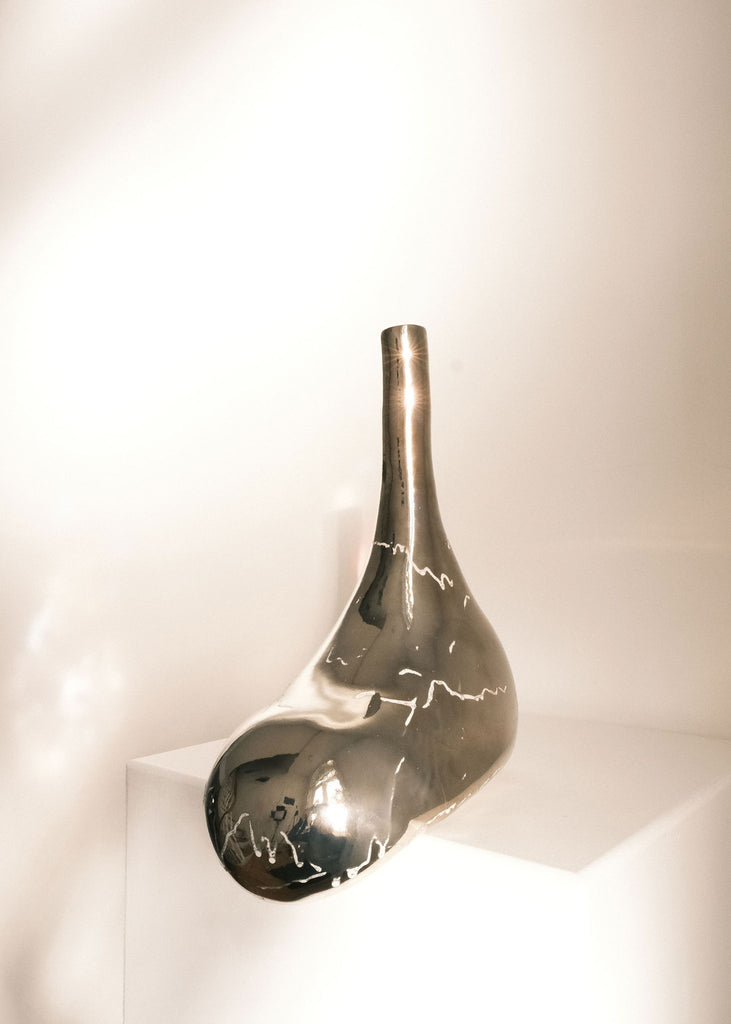 Abstraktstudio Platinum Blob Reflective Artwork Handmade Vase Contemporary Art Ceramic Sculpture Chrome Home Decor