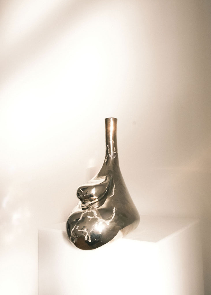 Abstraktstudio Platinum Blob Reflective Artwork Handmade Vase Contemporary Art Ceramic Sculpture Chrome Home Decor